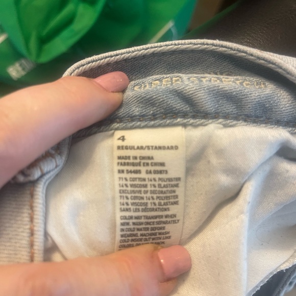 Light American Eagle size 4 regular length jeans - Picture 2 of 3